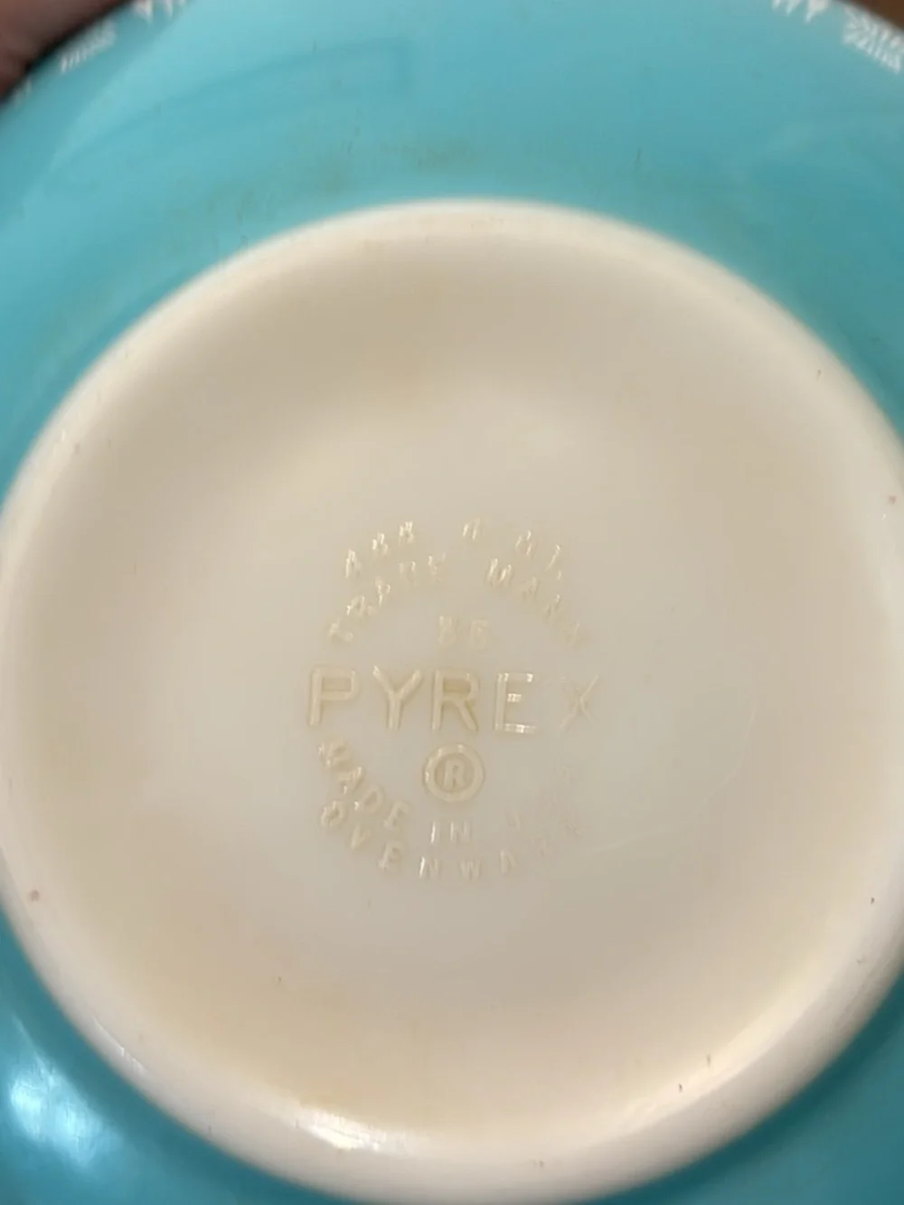 Vintage Pyrex Amish Butter print Cinderella bowl  444